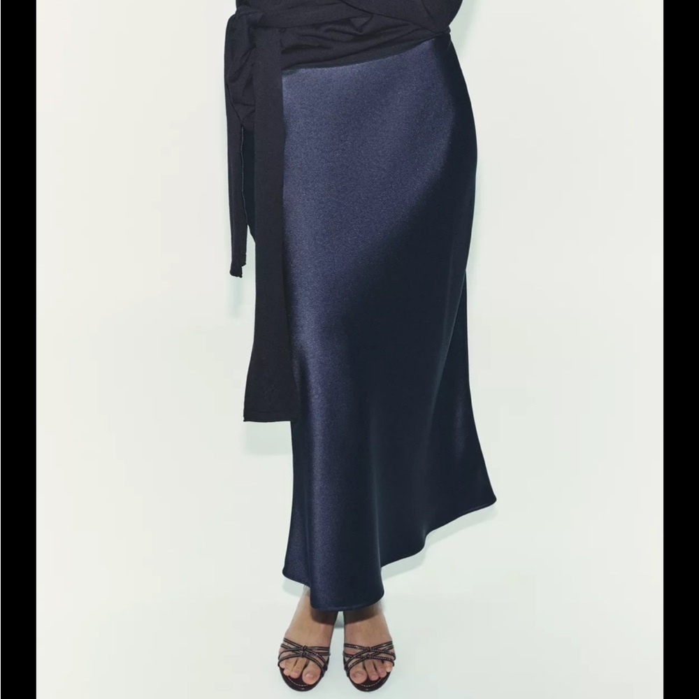 Zara Elegant Navy Satin Skirt